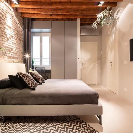 Officine Cavour فندق *
