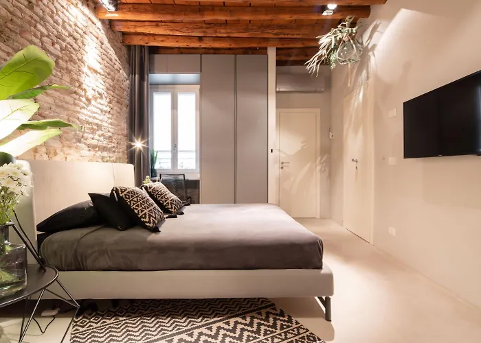 Officine Cavour Hotel *