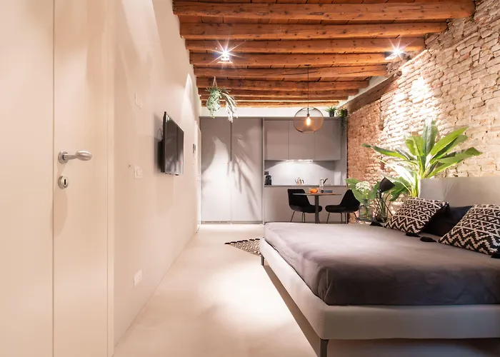 Officine Cavour Hotel *
